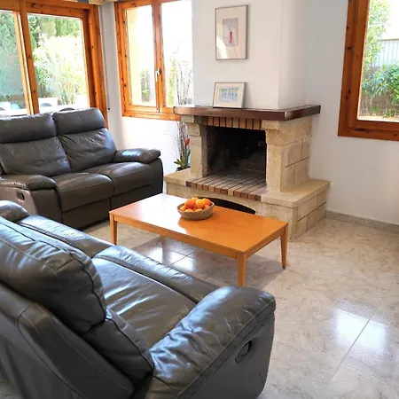 Superb Near Sandy Villa