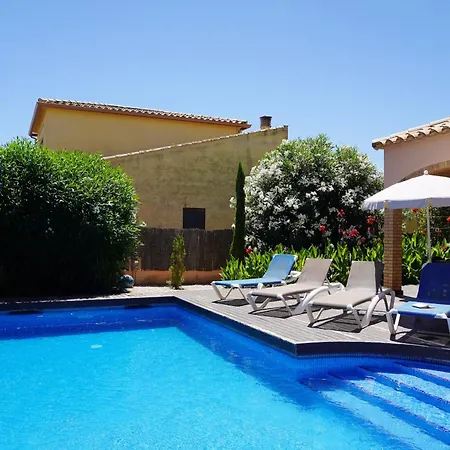 Superb Near Sandy Villa *