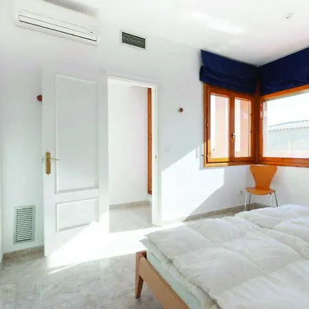 Superb Near Sandy Villa *
